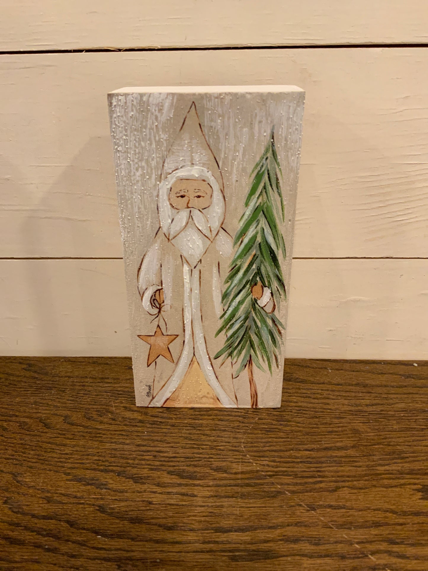 8” natural Santa with tree block