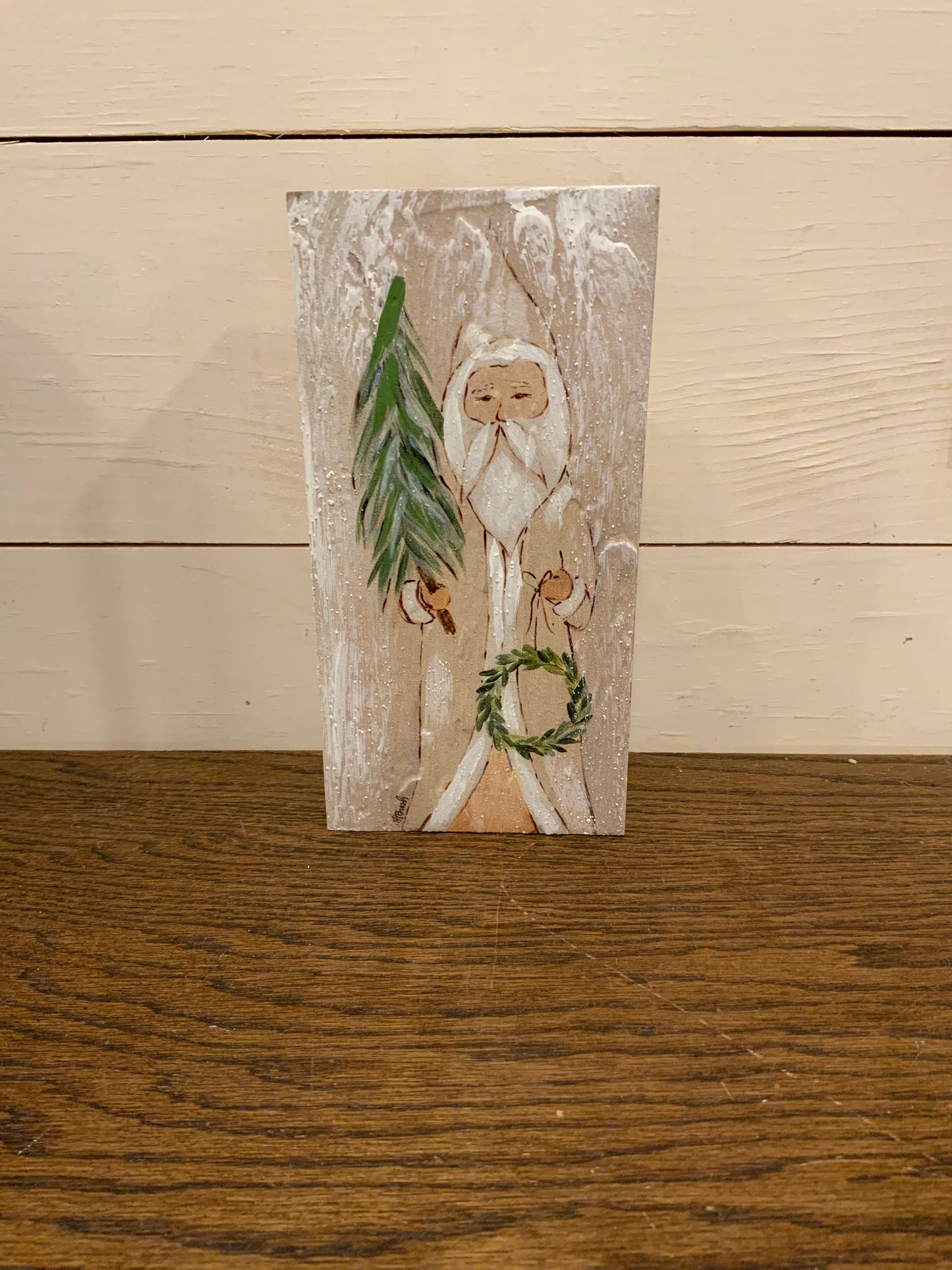 8” natural Santa with tree block