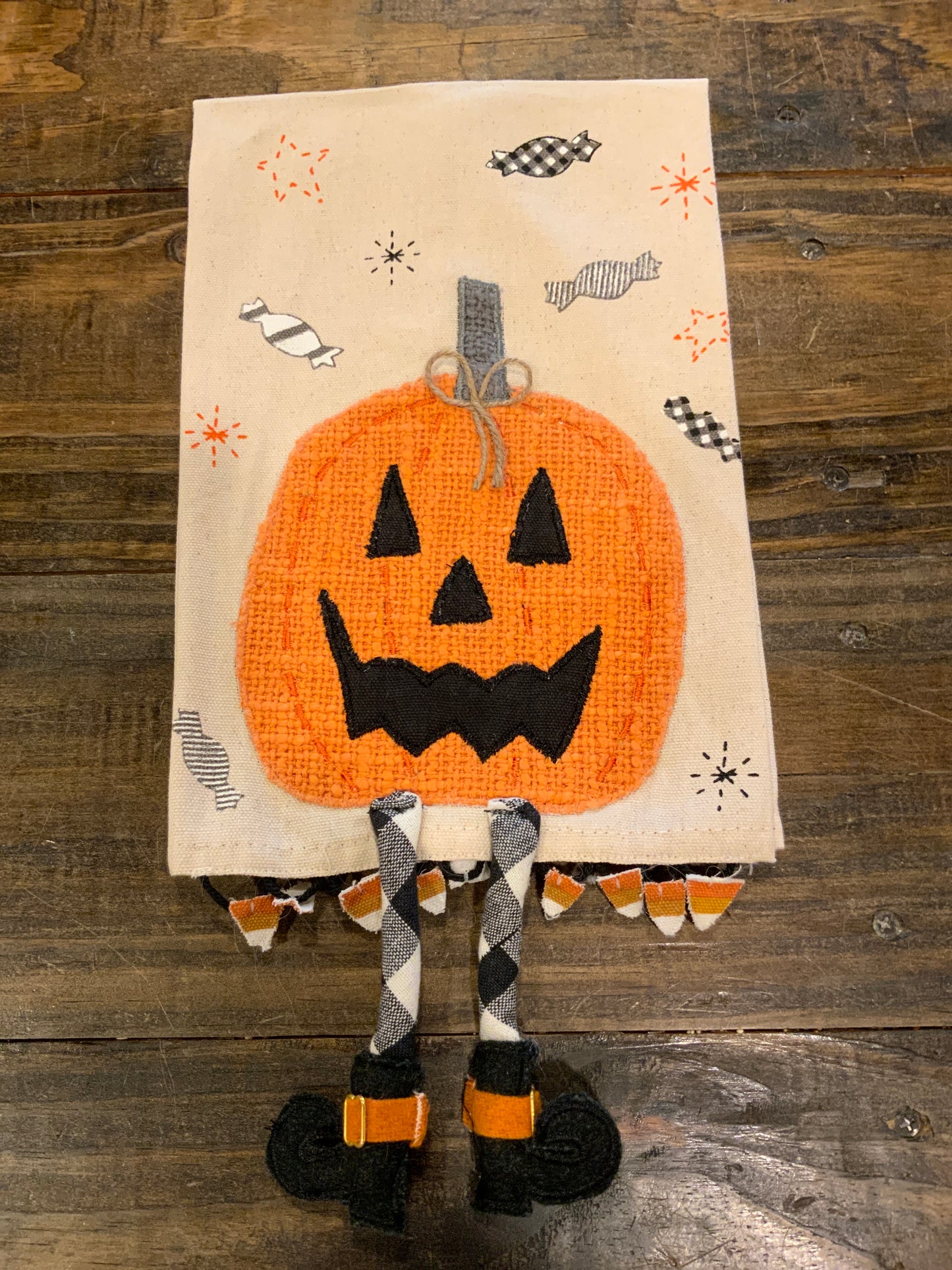 Pumpkin dangle leg towel