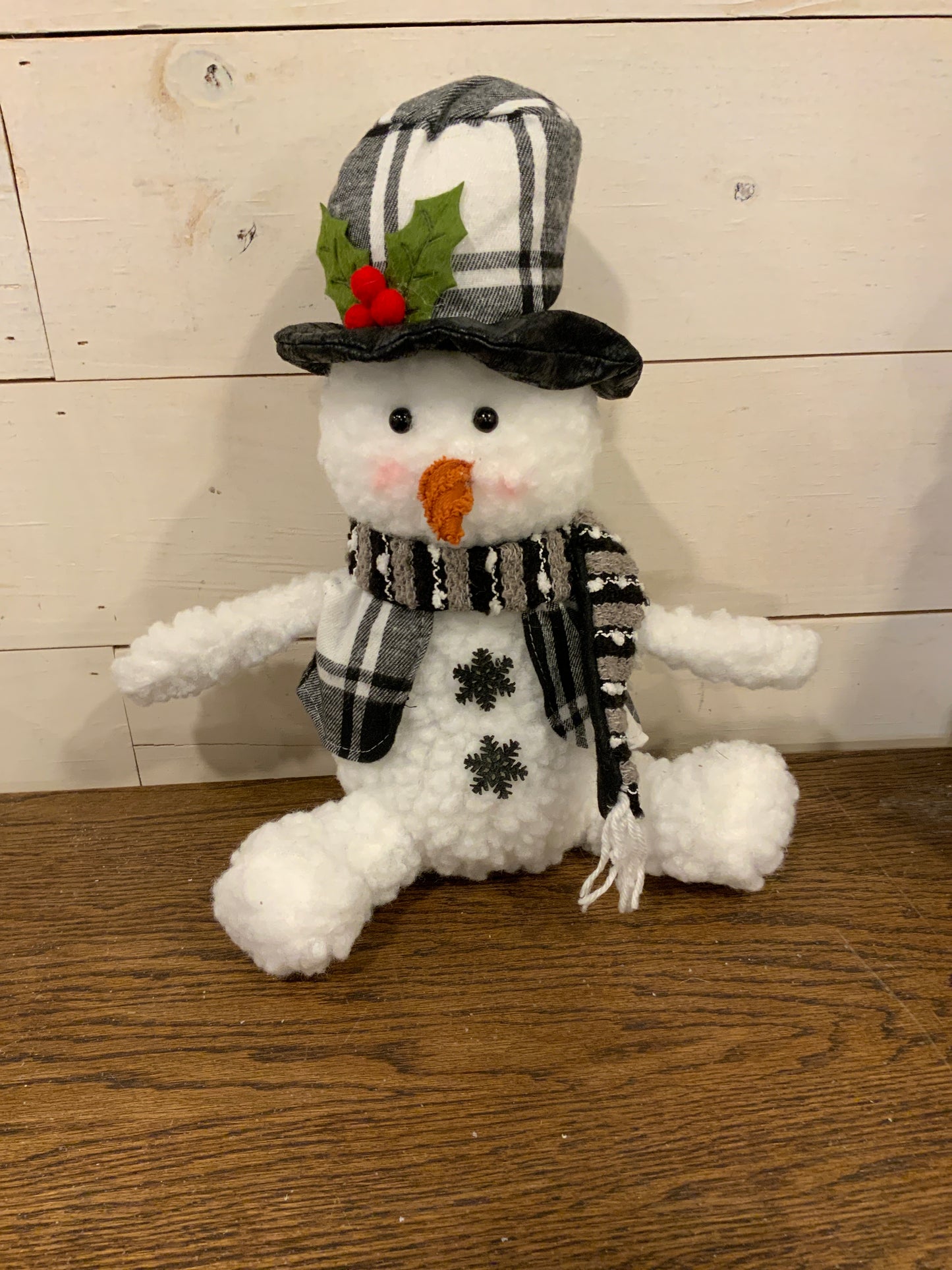 11” black & white plaid snowmen