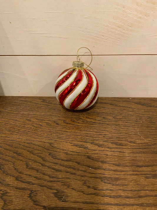 Red/white glass ball ornament