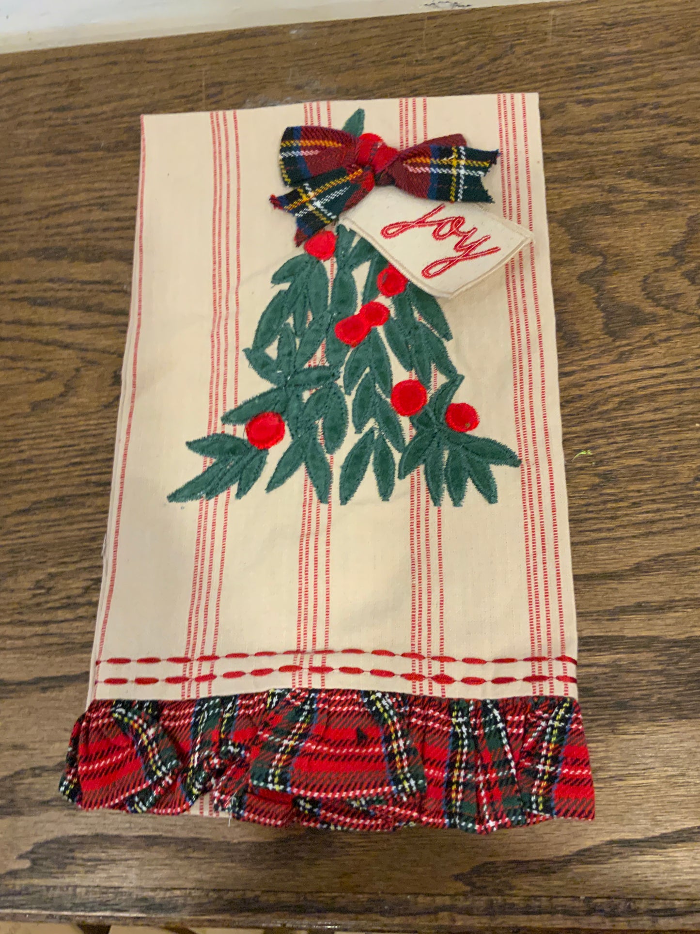 Joy tree towel