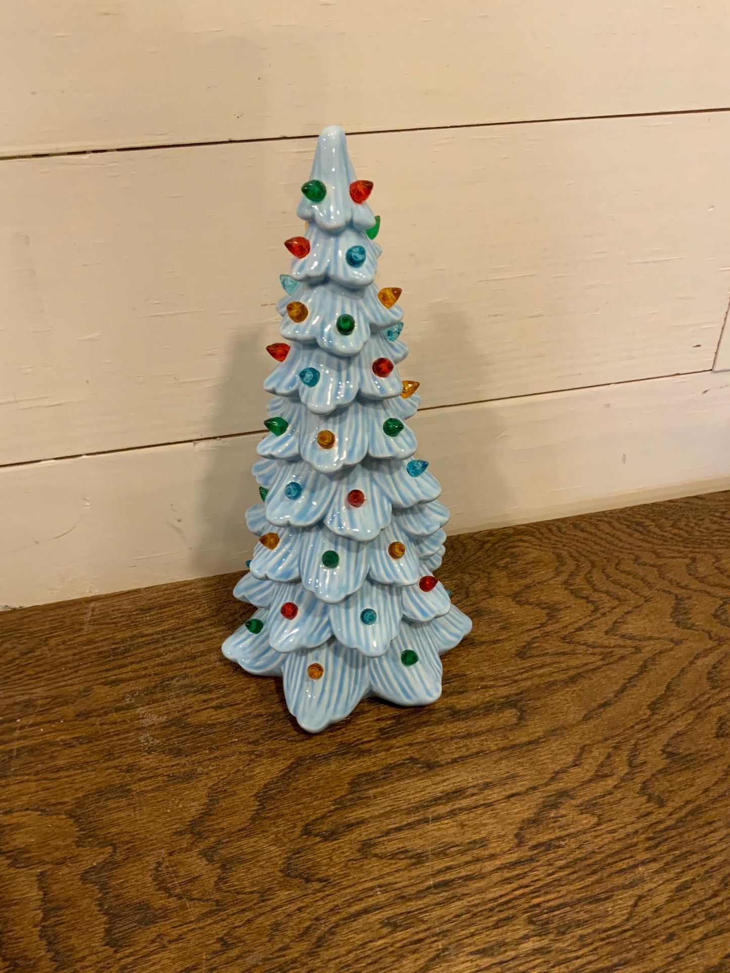 9.5” LED Retro porcelain trees