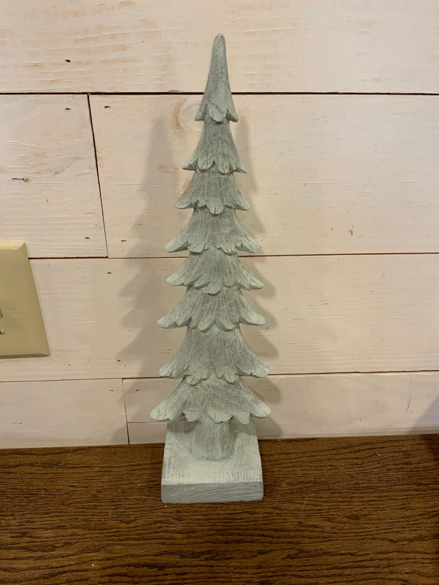 16” resin trees